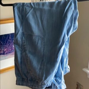 Vineyard Vines tencell chambray pants/joggers